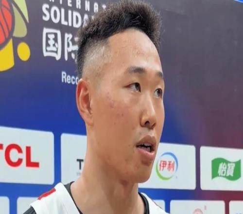 男籃半場險勝烏拉圭！賀希寧+2將齊爆，三寧穩后場，胡金秋球權少