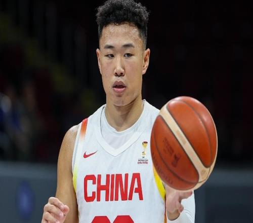 虐喀麦隆现最大惊喜!贺希宁三分7中4终于回暖,男篮太需要他了!