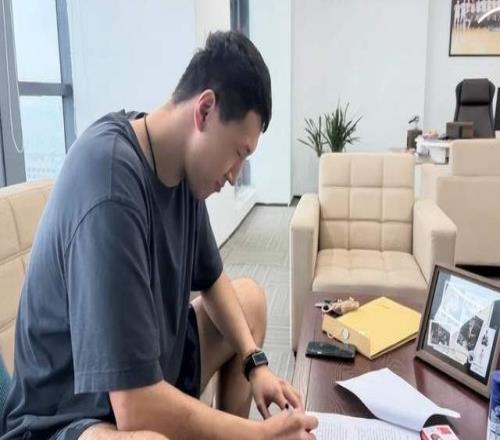 正式官宣!同曦连签两大锋线,杜润旺告别广东,李玮颢性价比极高