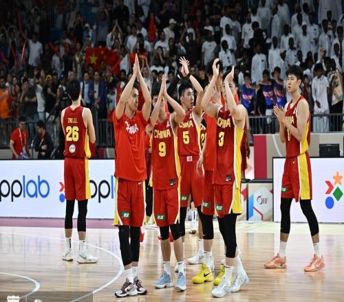 中国男篮首发不变:赵继伟、贺希宁、朱俊龙、赵嘉义、胡金秋
