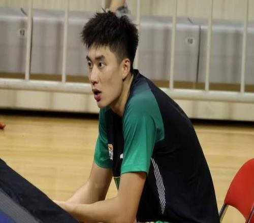 辽宁男篮8分险胜!完成大逆转,段睿骐爆发,李虎翼17分