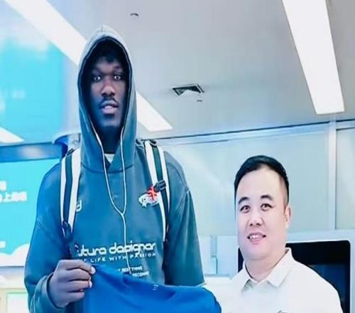 CBA:山东男篮官宣签下2.03NBA锋线,球队大外援法耶已经到队,新疆男篮连签2名小外补强后场,徐昕留洋被卡