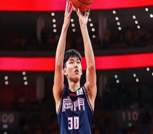 宏远速递!杜锋爱将自宣离队,新主帅首次表态,徐杰正式发声
