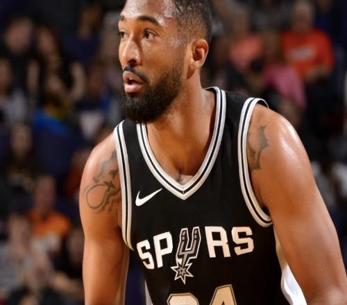 17年火箭7换1得到保罗,送出那7位球员后来发展如何仅1人留NBA