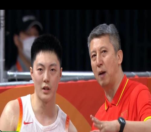 中国男篮9分险胜沙特:挺进4强!廖三宁30分郭士强临场调整见真章