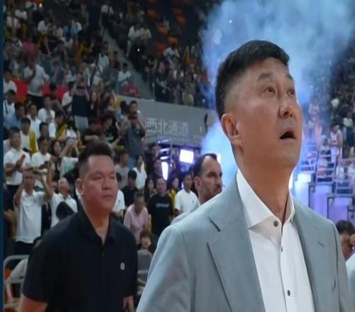 媒体人:广东今夏很多决定都是少主陈浩峰部署朱芳雨请辞明智之举