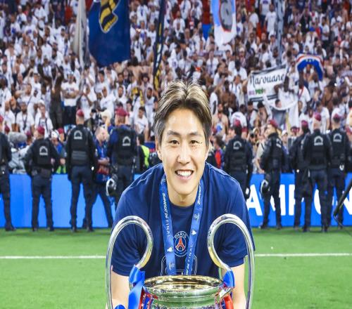 李刚仁正式加盟马德里竞技足球俱乐部