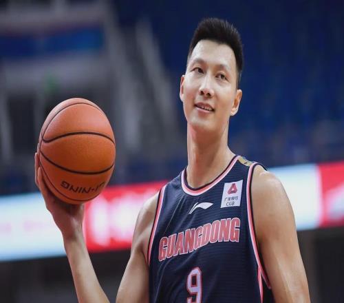 宏远早报!新老总首笔操作出炉,易建联有望回归,朱芳雨深夜发声