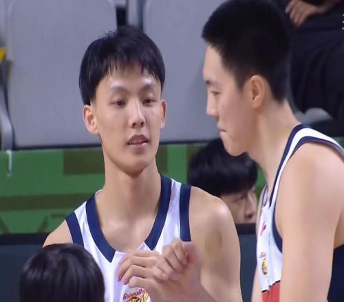 徐杰想离开广东男篮原因曝光,联合经纪人放出消息,给广东男篮施压!