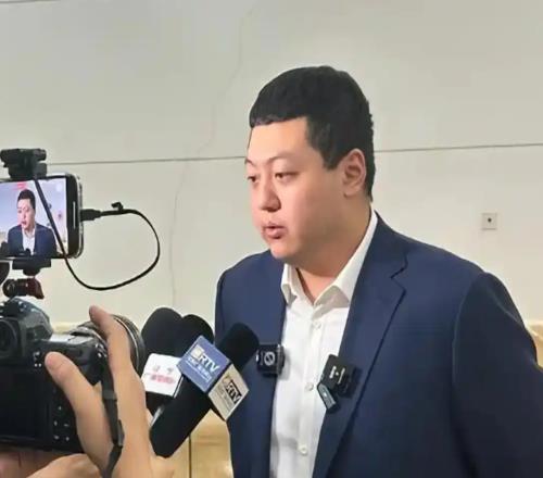 辽篮早报!付豪2年顶薪续约,小刘总签CBA第一大外,加入布朗争夺战,剑指CBA总冠军!