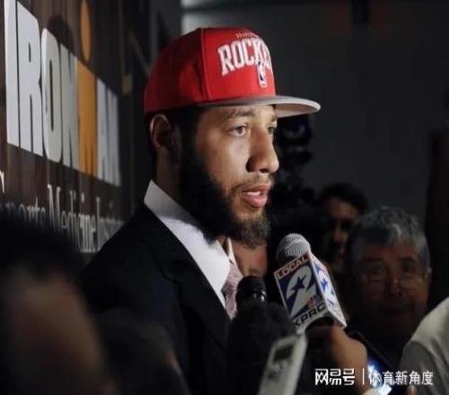 震撼!昔日火箭悍将惊爆跨性别宣言,剑指WNBA选秀!