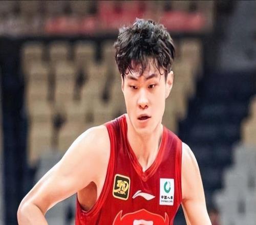 中国男篮做出大调整,3大潜力国手集体离队,大赛在即却自减战力