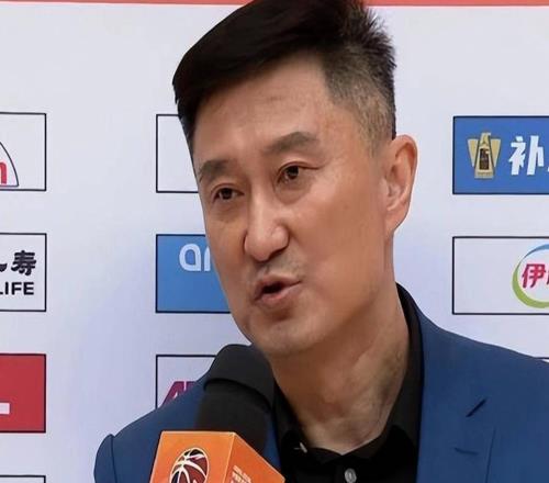宏远速递!广东男篮又一人离队,杜锋自夸得分能力强,胡明轩表态感人!