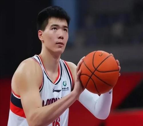 杜锋看不上,却被郭士强激发潜力,15分钟轰14分,广东中锋证明自身实力