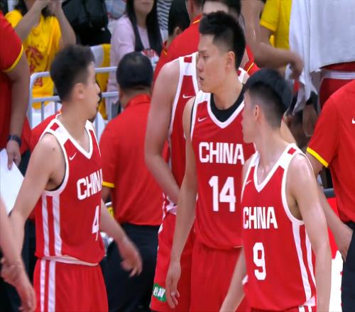 中国男篮19分大败,奇兵17分焦泊乔35全队最低,庞峥麟5中0