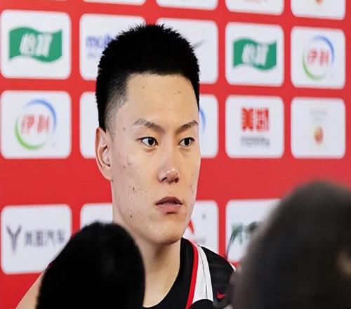 李弘权媒体采访!点出三分、失误和求胜欲问题,总结一个个解决!