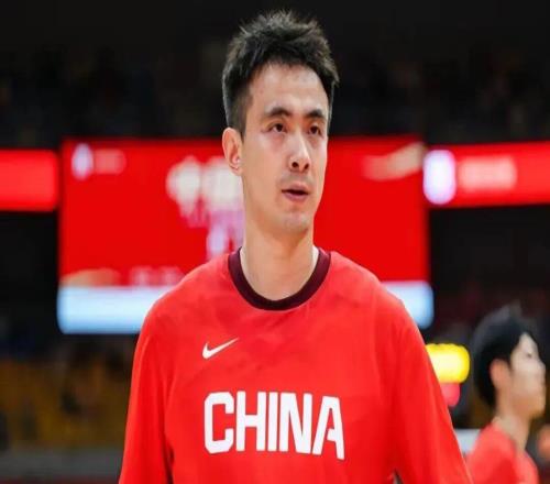 广东男篮敲定首笔引援,2.11大中锋加盟,中国男篮被乌拉圭打回原形,赵继伟说出输球原因,郭士强意在练兵