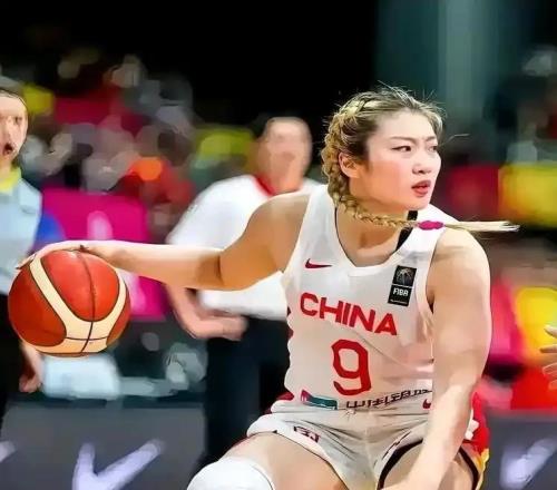 女篮爆新猛料!3大核心动向曝光,事关李梦、宫鲁鸣、张子宇