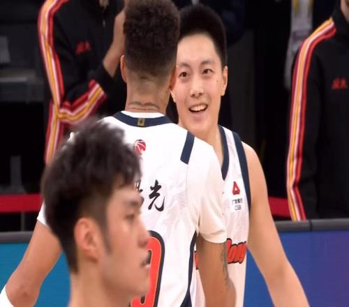 没有杜锋也能留下!广东队被曝续约张文逸,这可是宏远第一射手!
