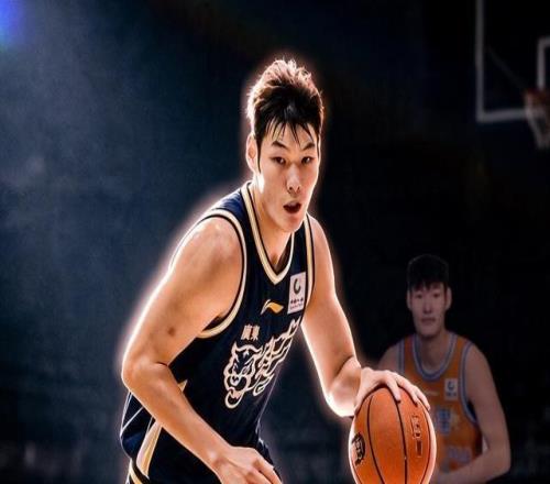 广东男篮今夏首笔引援媒体人:前国青内线刘李目前正在试训