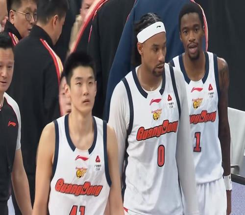 太适合广东队!男篮国手身价大暴跌,宏远迎来补强四号位机会