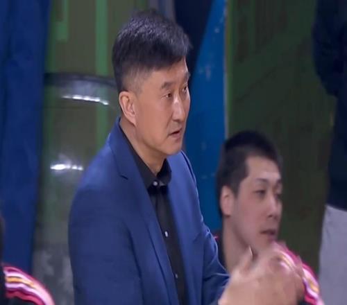 宏远重磅官宣解读!给杜锋回归留后路,朱芳雨仍留队,引援有好消息