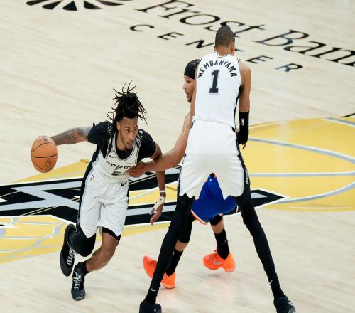 卡斯尔训练师:他是目前NBA最好的外线球员休赛期重点练了投篮