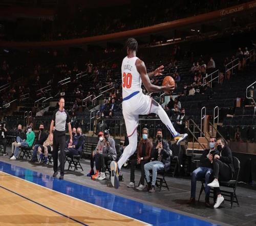 尼克斯队史今天:兰德尔4年1.17亿续约纽约,放弃追逐2亿顶薪