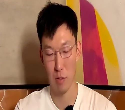 笑喷!周琦回应网友热评:现在才知道你多厉害硬顶生化人