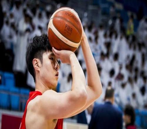 没有辜负郭士强重点培养!赵嘉义战卡塔尔11+3锁定男篮主力4号位