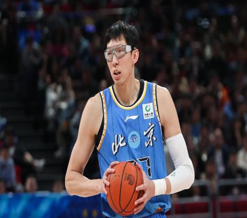 周琦曾对黎巴嫩空砍22+21,今晚解说中黎战