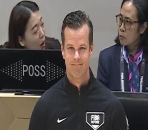 中国男篮战黎巴嫩裁判确定:澳洲泰国印尼三人执法,一人首吹中国队