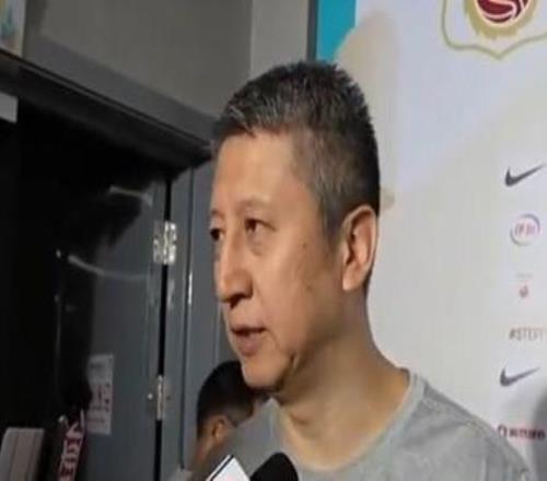 王仕鹏:男篮要发挥双塔优势年轻后卫一定要在失误球上多加小心