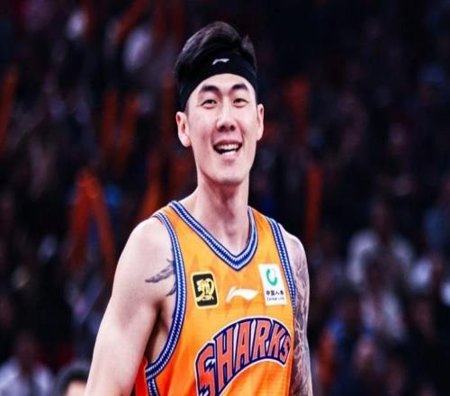 拒宝岛联赛高薪!刘铮续约1+1老将合同留守上海第2年俱乐部选项