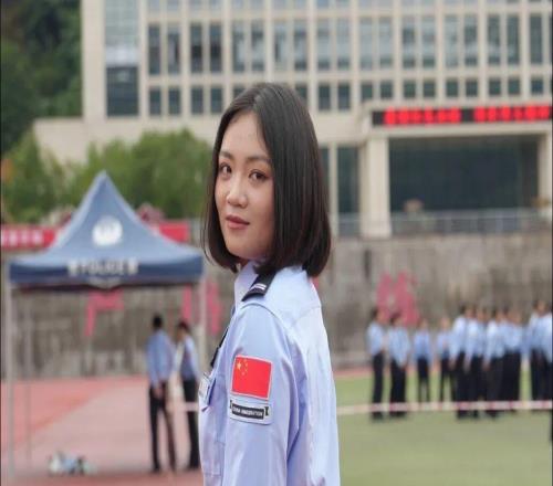 北京国安与大连英博比赛发生“大乱斗”,中足联开出5张罚单:国安外援达万停赛6场大连英博官员李钢停赛5场,鲁丹停赛3场