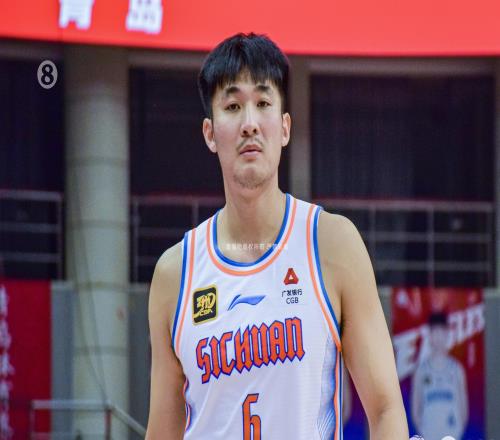 四川男篮一口气注册6人:两名新秀签A2类合同,洪辛C类续约一年
