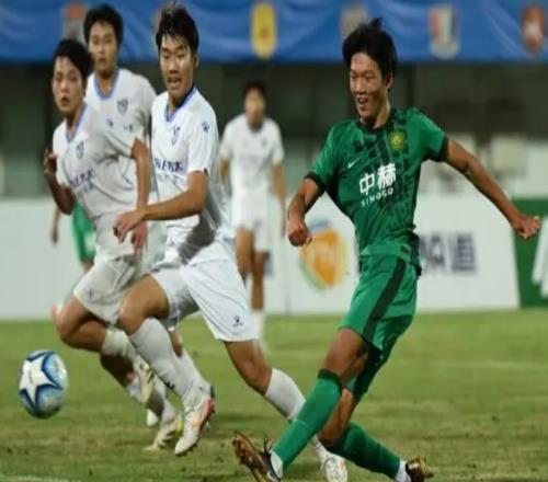 国安前锋精通3门外语!留洋4年+学霸属性,与父亲同框圆工体梦