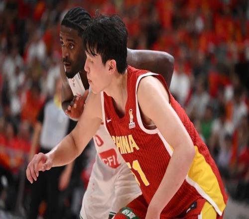 杨瀚森绝杀!中国男篮险胜黎巴嫩取得世预赛关键胜利!