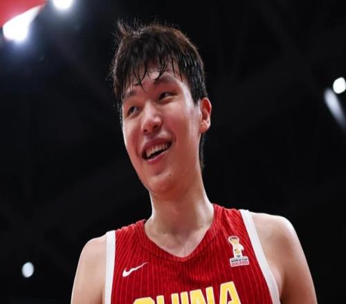 杨瀚森最强一战引美媒热议!开拓者选他没错拥有罕见天赋该入NBA轮换