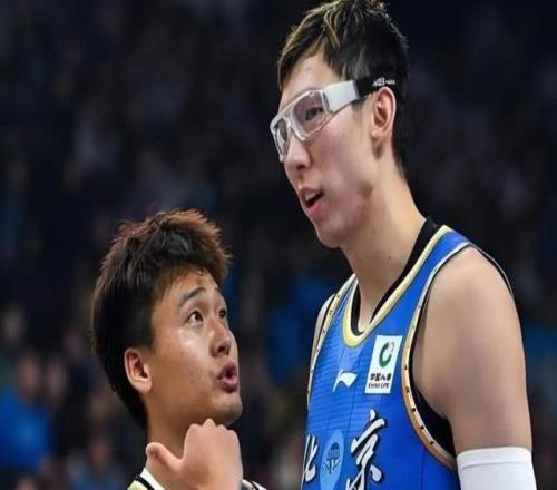 北京新赛季注册名单:赵睿周琦衔主力范子铭顶薪留队方硕转战NBL