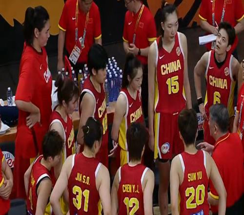 中国女篮33分不敌美国,张子宇世界杯首秀7造杀伤,斩获13分6篮板
