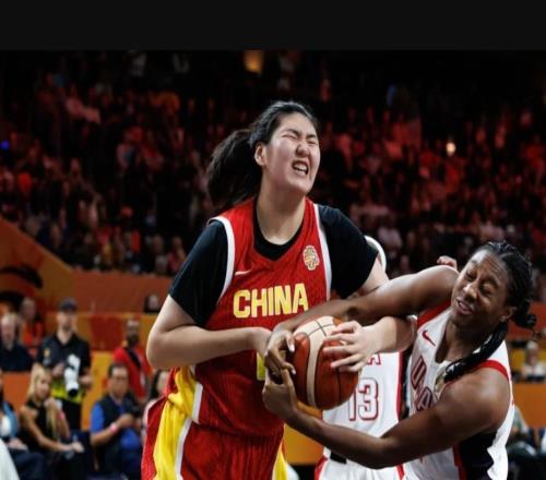 中国女篮不敌美国后,王思雨赛后一席话耐人寻味,是清醒还是软弱
