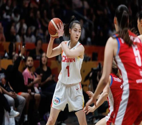 不是杨舒予,不是罗欣棫,官方钦点中国女篮MVP,她拯救了全队