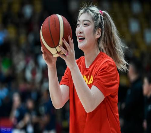 名宿:中国女篮需要李梦李月汝,当前缺少对个性化球员的包容尊重