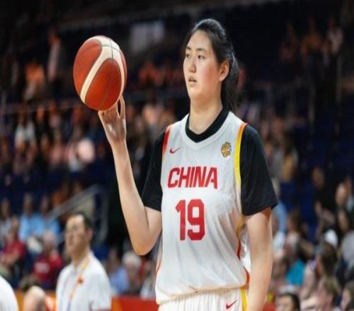 加时险胜捷克,媒体人直言:张子宇在场进攻意图太明显