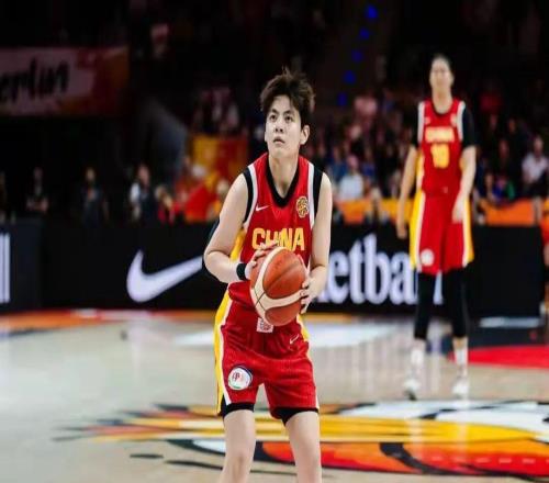 中国女篮7151意大利,锁定小组第2,美国大胜捷克,8强很稳!