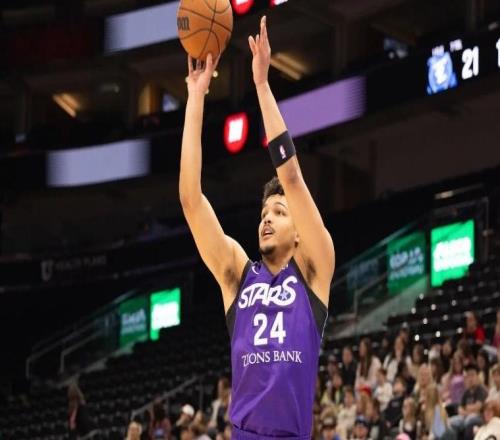 黄蜂签下去年落选秀,上赛季他在NBA发展联盟表现非常一般