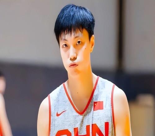 郭士强拍板重要决定!28岁国手担任男篮队长,曾2次轰全队最高分