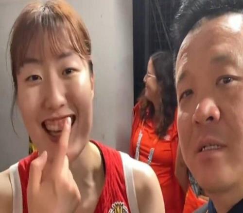 嘴角出血照样进三分,罗欣棫:不是手硬是嘴硬