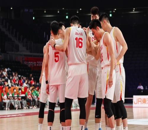 郭士强耐心指导!李悦洲国家队首秀9+3+2+2+2帽填满数据栏